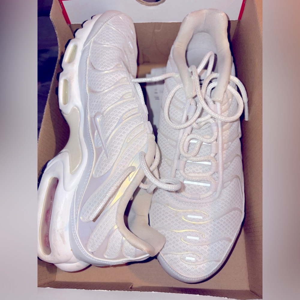 Women’s White Nike Airmax Mesh